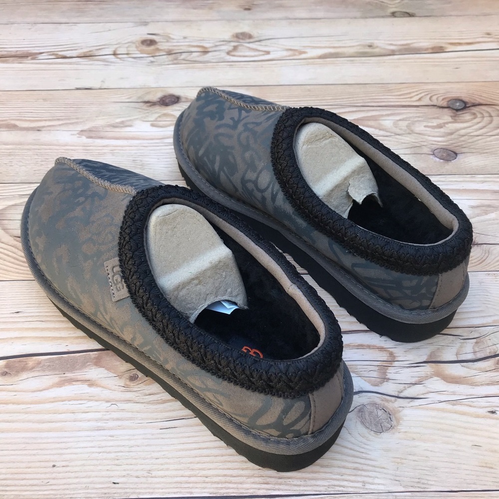 UGG Tasman Street Graffiti Slippers - Picture 11 of 16